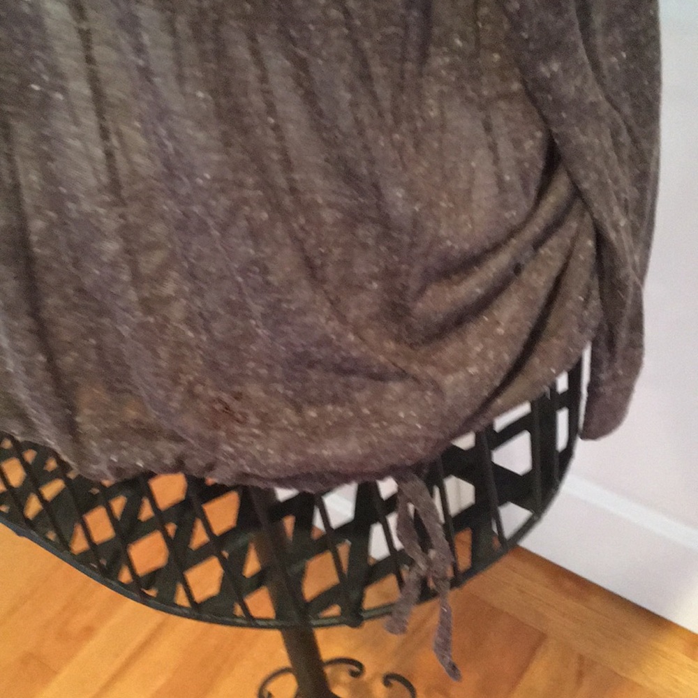 Woman’s top - Picture 2 of 3